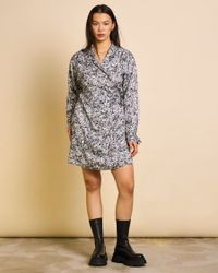 Robe portefeuille en cupro et ecovero | imprimé "ofelia nervous print black"