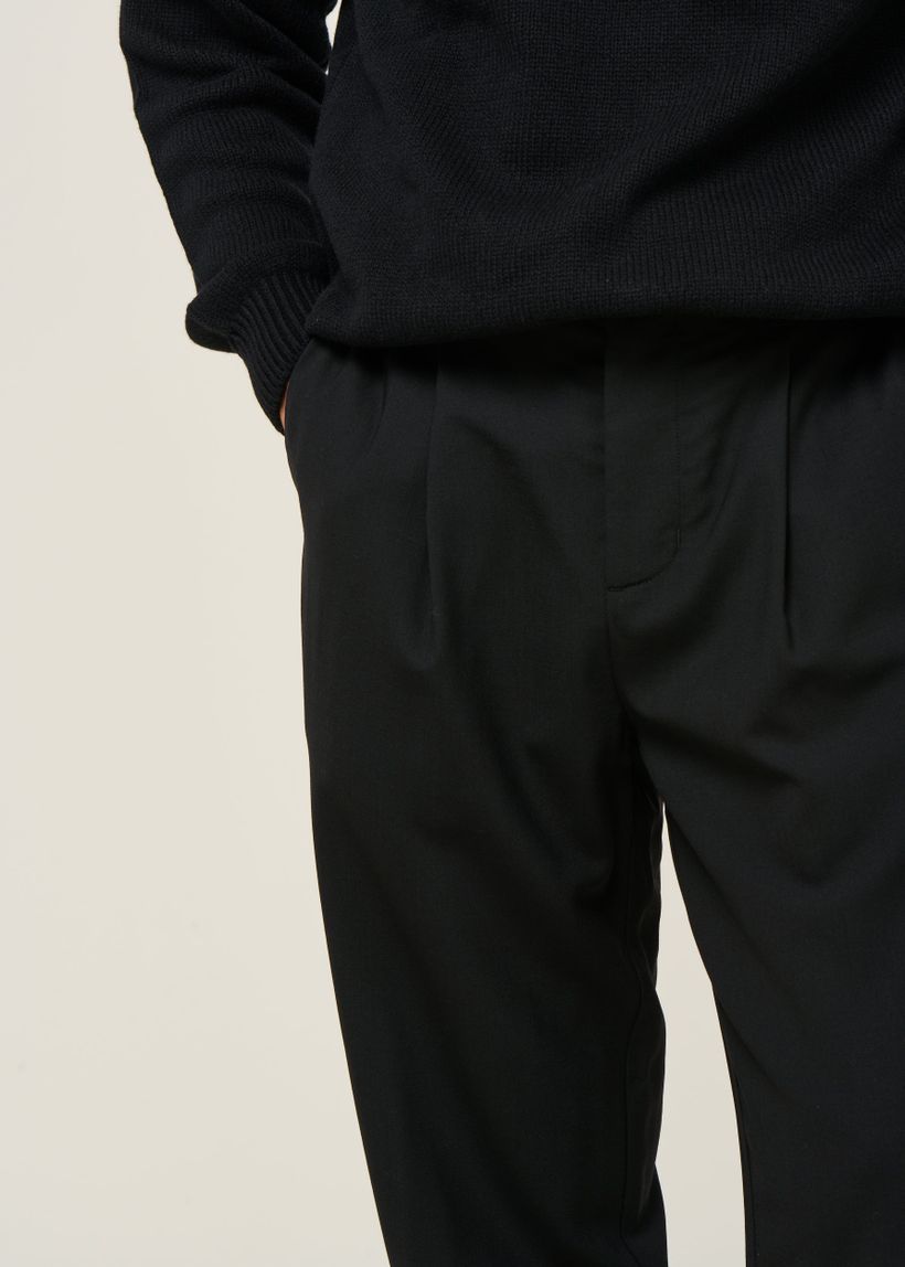Pantalon droit à pinces en laine certifiée | noir "black pierre pants - black" - Thinking Mu