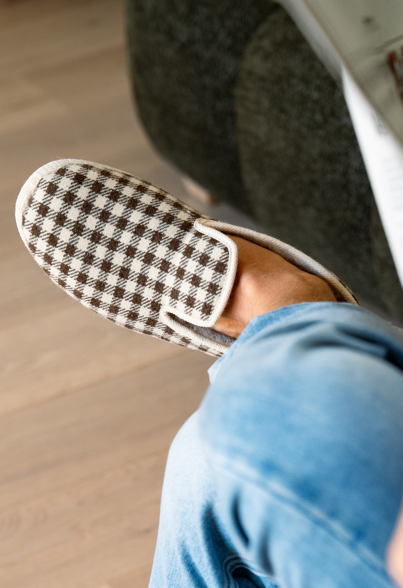 Chaussons en coton biologique | beige "francine carreaux - café crème" - Caussun