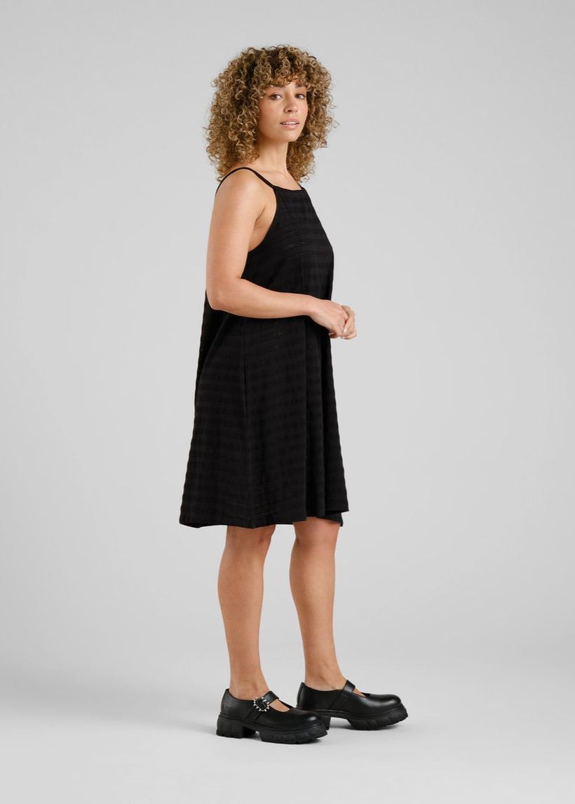 Robe en coton bio | noir "dress nykvarn lace black - black" - Dedicated
