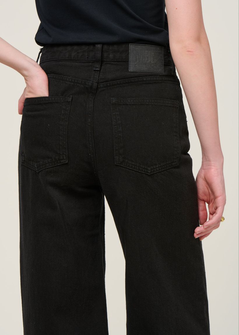 Jean évasé en coton bio et recyclé | noir "sara high loose nero" - Mud Jeans