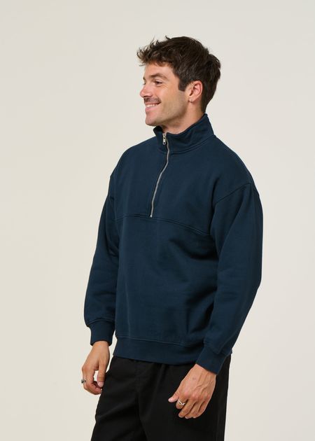 Sweat camionneur col zippé en coton bio | marine "quarter zip navy blue" - Colorful Standard