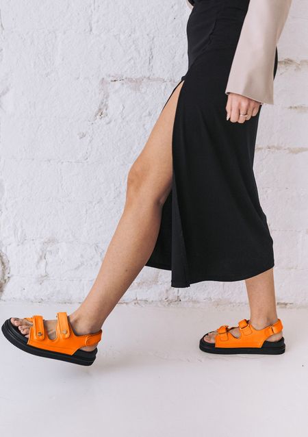 Sandales oranges en cuir vegan - je m'en fous tangerine - Feners