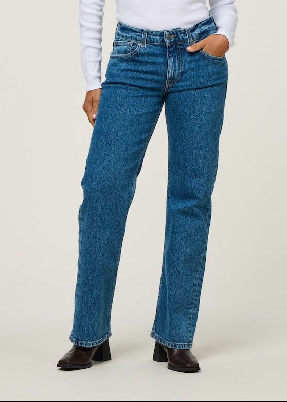 Jean droit en coton bio et recyclé | bleu "carry mid straight - stone vintage" - Mud Jeans