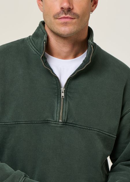 Sweat col zippé en coton biologique | vert "organic quarter zip - midnight forest" - Colorful Standard