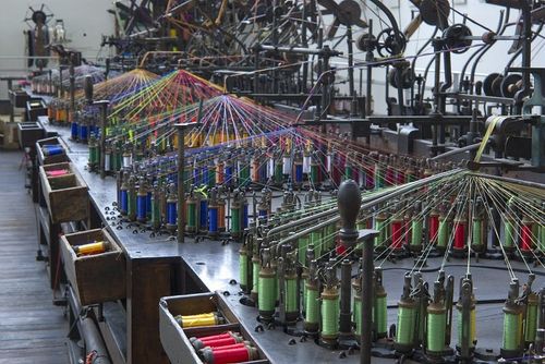 e6453a_a9cfe0d4b78448228d2b07c2a8615fdc