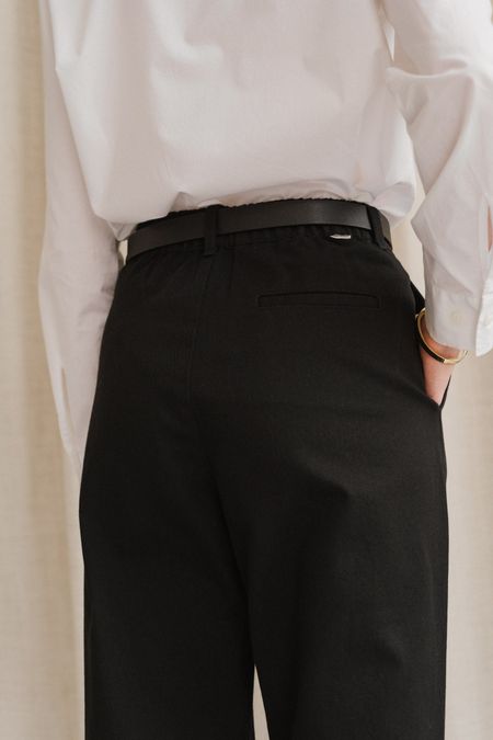 Pantalon droit à pinces en coton bio | noir "black rina pants" - Thinking Mu