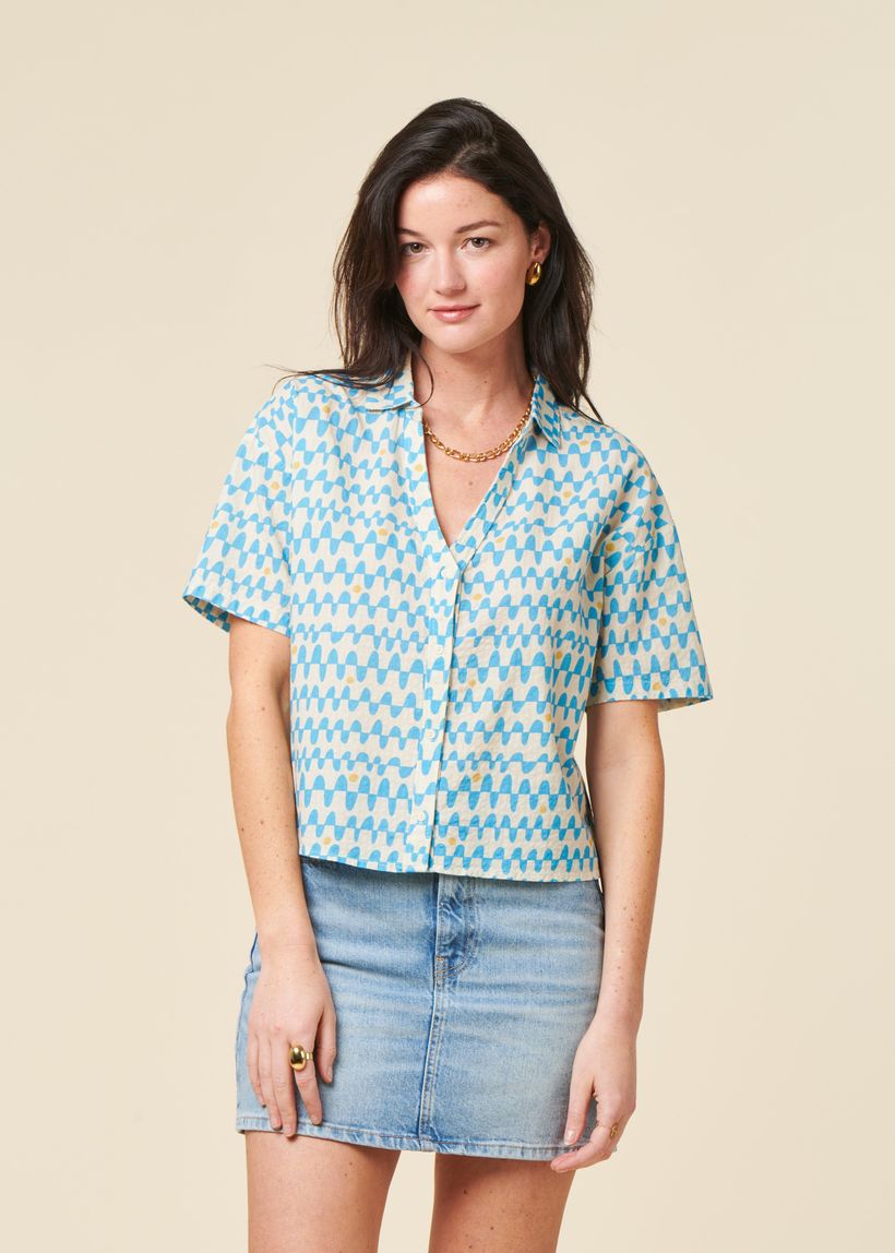 Chemise en coton biologique | bleu "sunset cropped blouse blue - blue" - Brava Fabrics