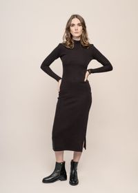 Robe longue côtelée en coton bio | noir "heavy ribbed mock neck dress - true black"