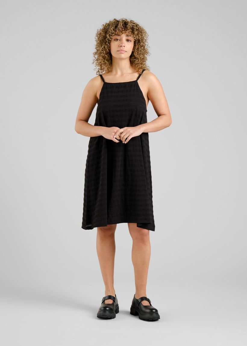 Robe en coton bio | noir "dress nykvarn lace black - black" - Dedicated