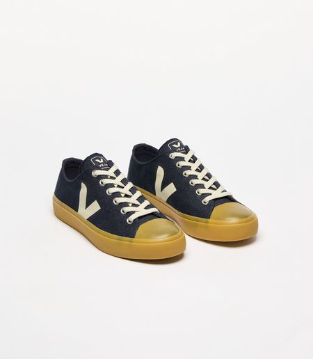 Baskets basses en matières recyclées | bleu "wata ii low - blue pierre natural" - Veja