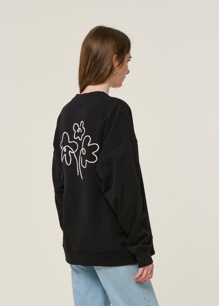Sweatshirt oversize brodé en coton bio | noir "flower rope black jimena sweatshirt - black" - Thinking Mu